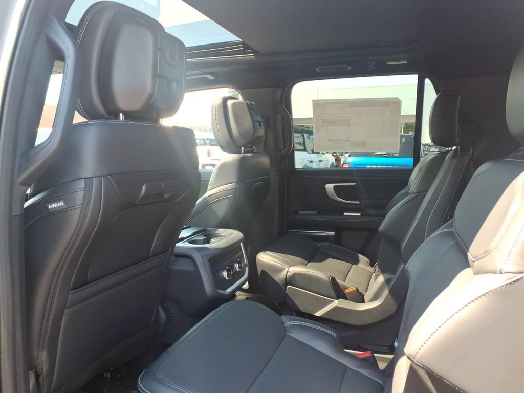 New 2027 Ford Expedition Platinum w/ Stealth Performance Package AWD/4WD image 11