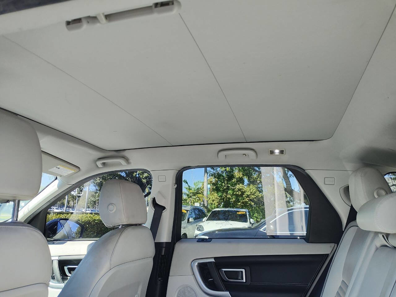 Used 2017 Land Rover Discovery Sport HSE image 41