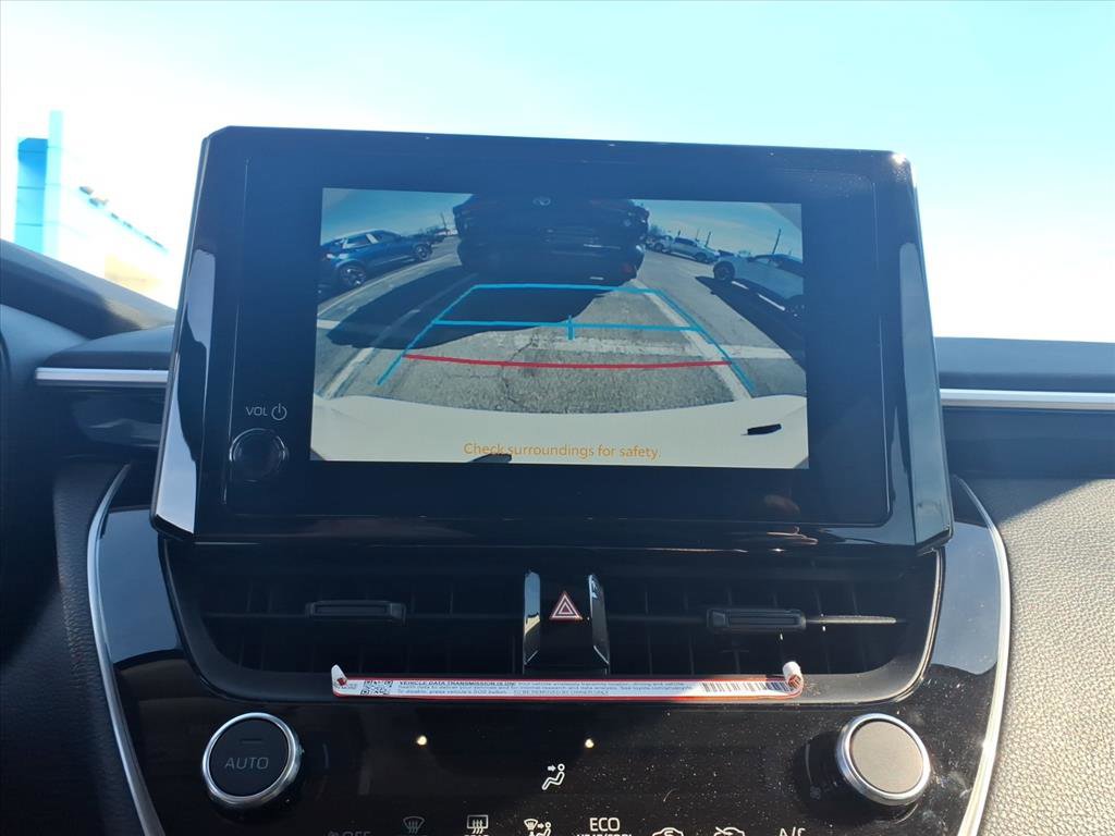 Used 2025 Toyota Corolla LE image 6