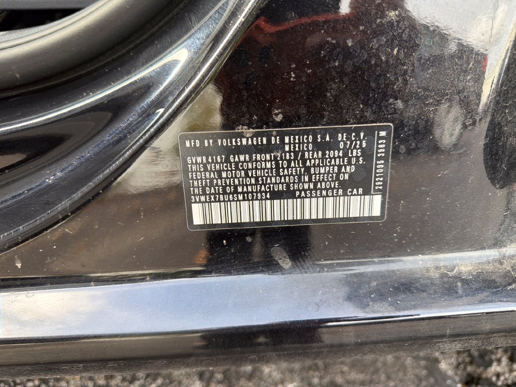 Used 2025 Volkswagen Jetta SE FWD image 29