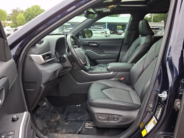 Used 2022 Toyota Highlander XSE FWD image 15
