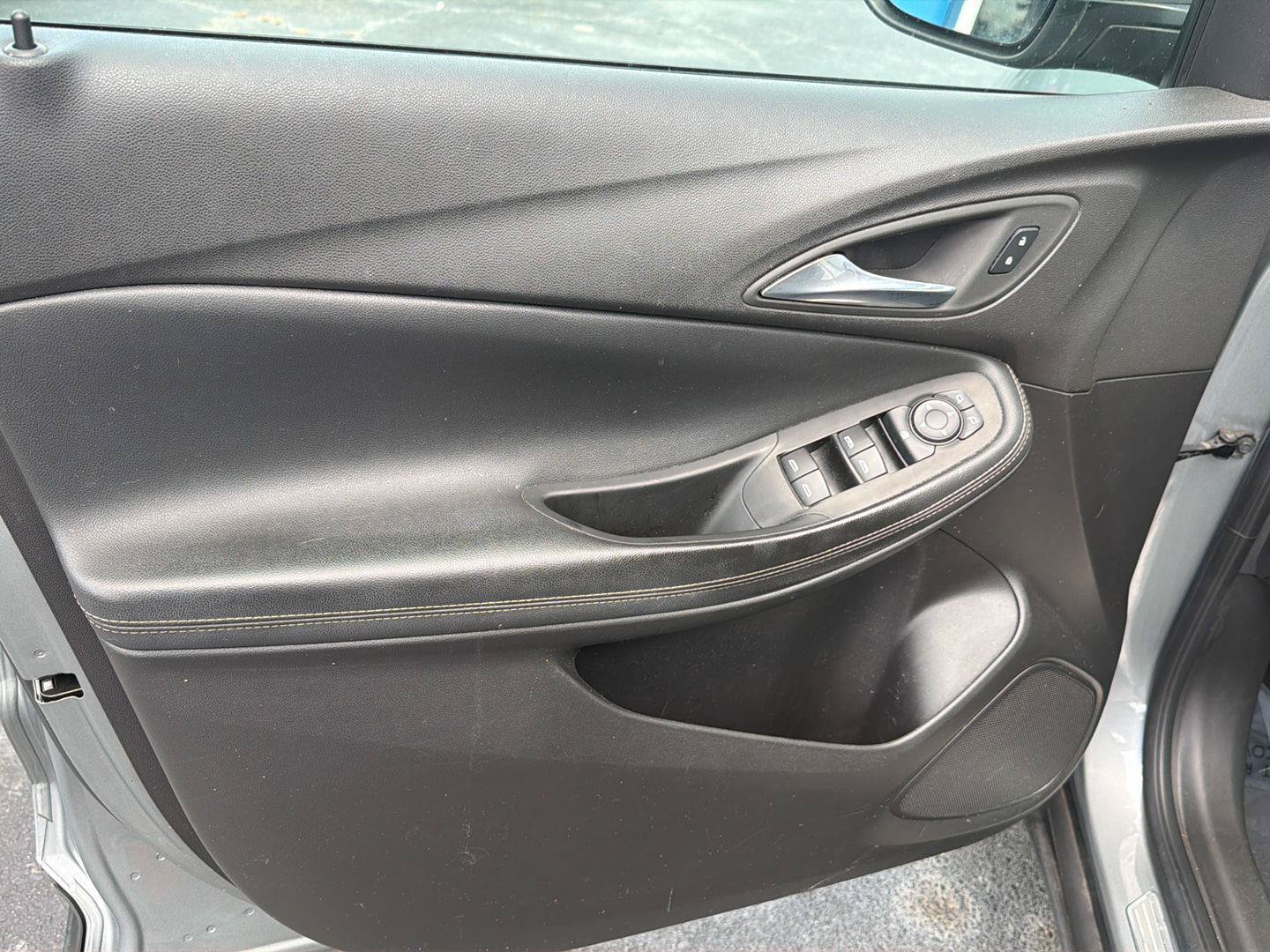 Used 2023 Buick Encore GX Select FWD image 16