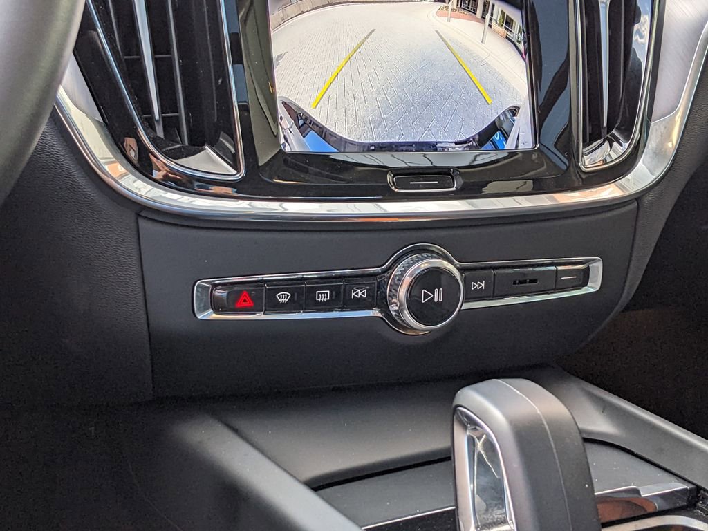 Certified 2025 Volvo S60 B5 Core AWD/4WD image 18