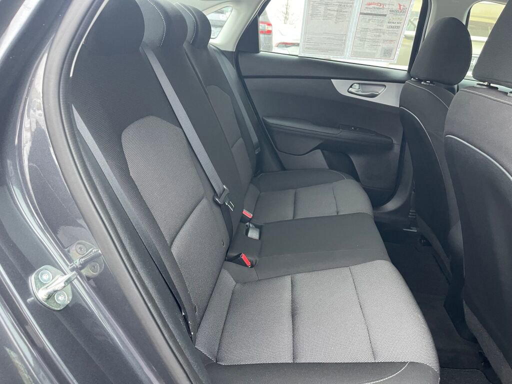 Used 2023 Kia Forte LXS w/ LXS Technology Package image 19