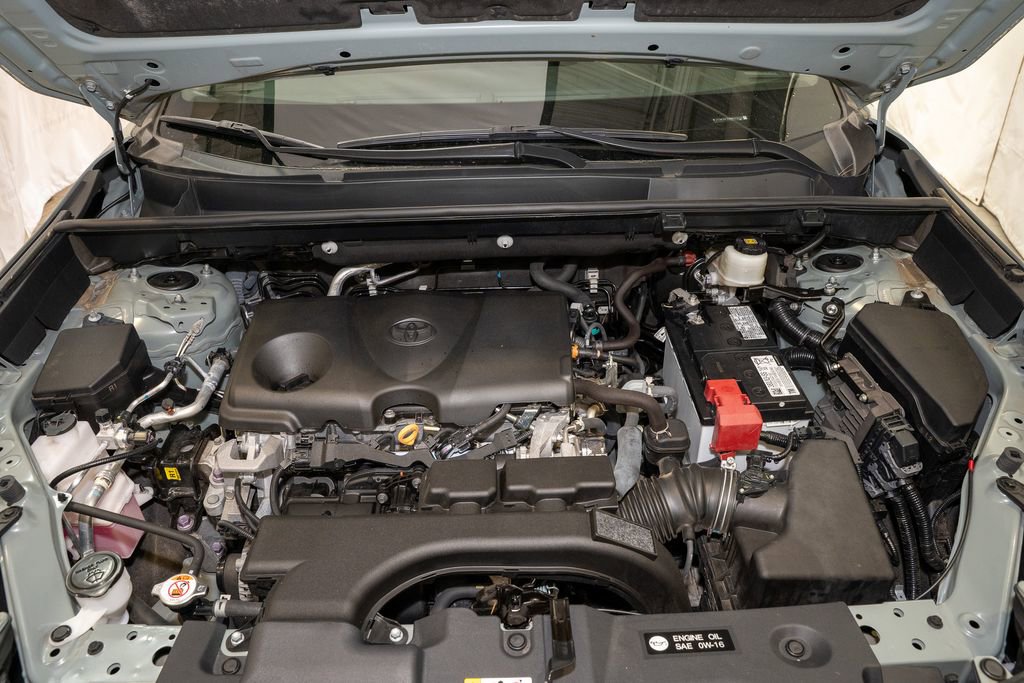 Used 2021 Toyota RAV4 XLE image 18