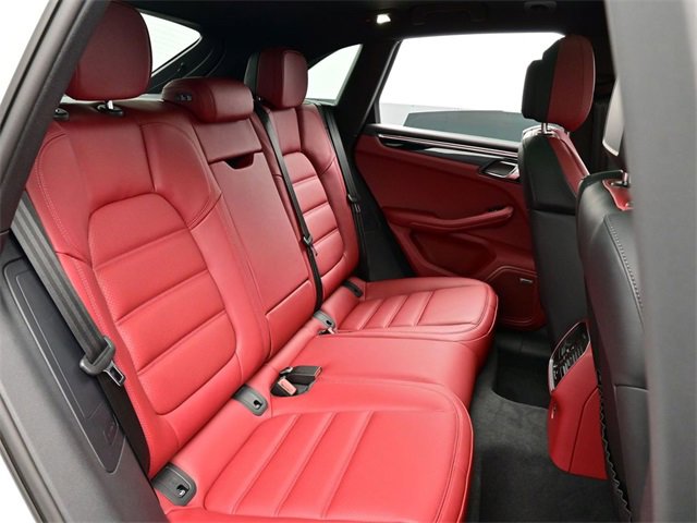 New 2026 Porsche Macan image 18