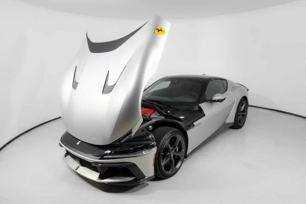 Used 2025 Ferrari 12Cilindri image 22