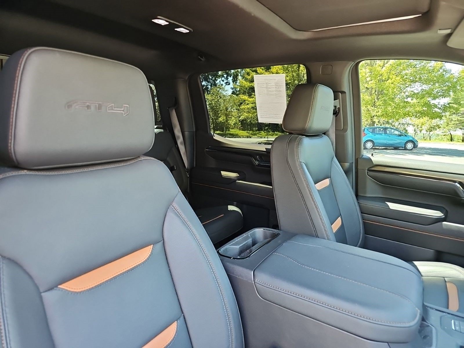 Used 2024 GMC Sierra 1500 AT4 w/ Technology Package AWD/4WD image 11