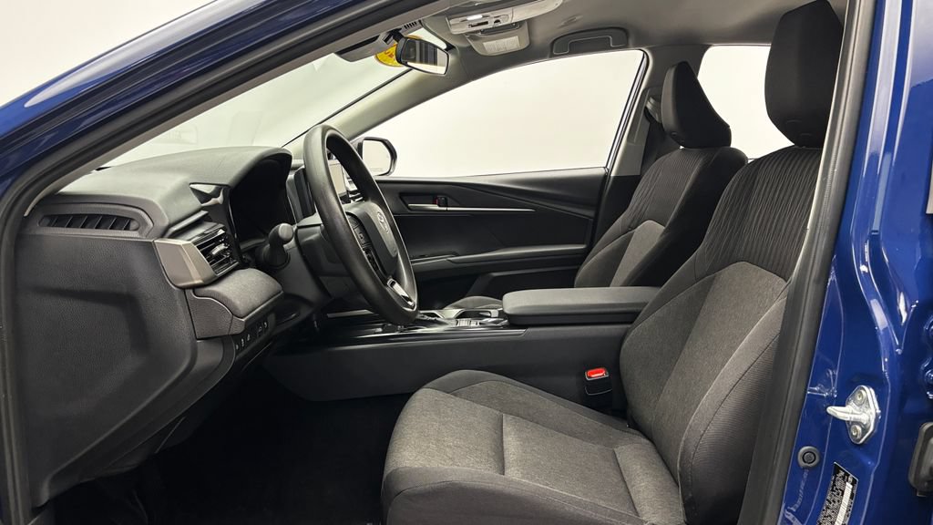 Used 2025 Toyota Camry LE FWD image 11
