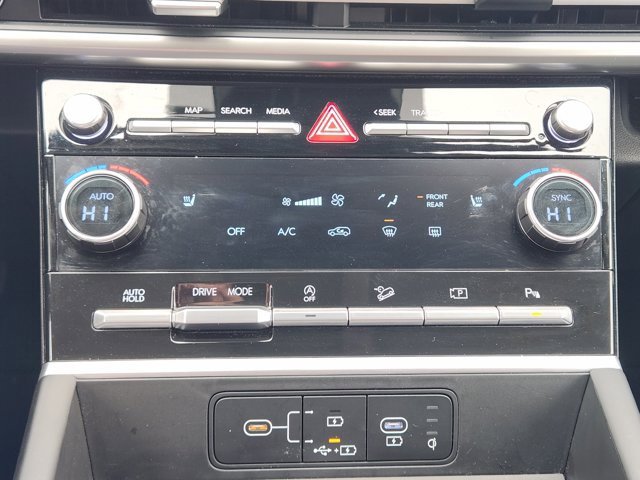 Used 2025 Hyundai Santa Fe SEL image 18