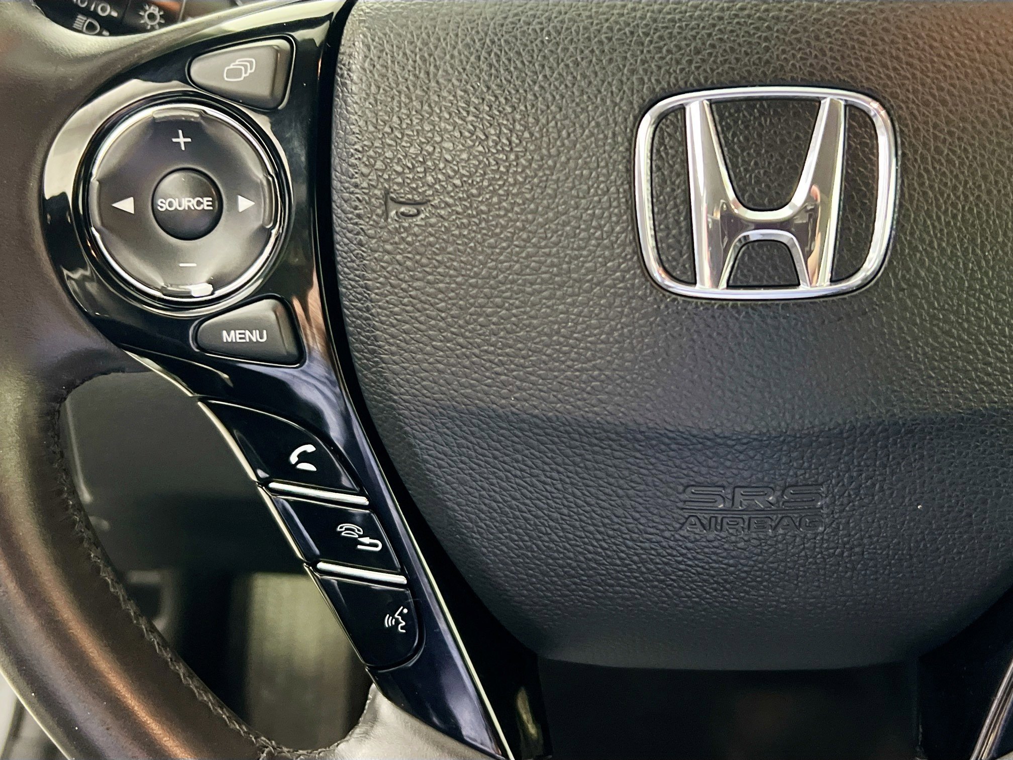 Used 2017 Honda Accord Touring image 18