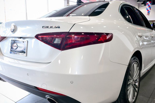 Used 2020 Alfa Romeo Giulia Ti AWD/4WD image 11