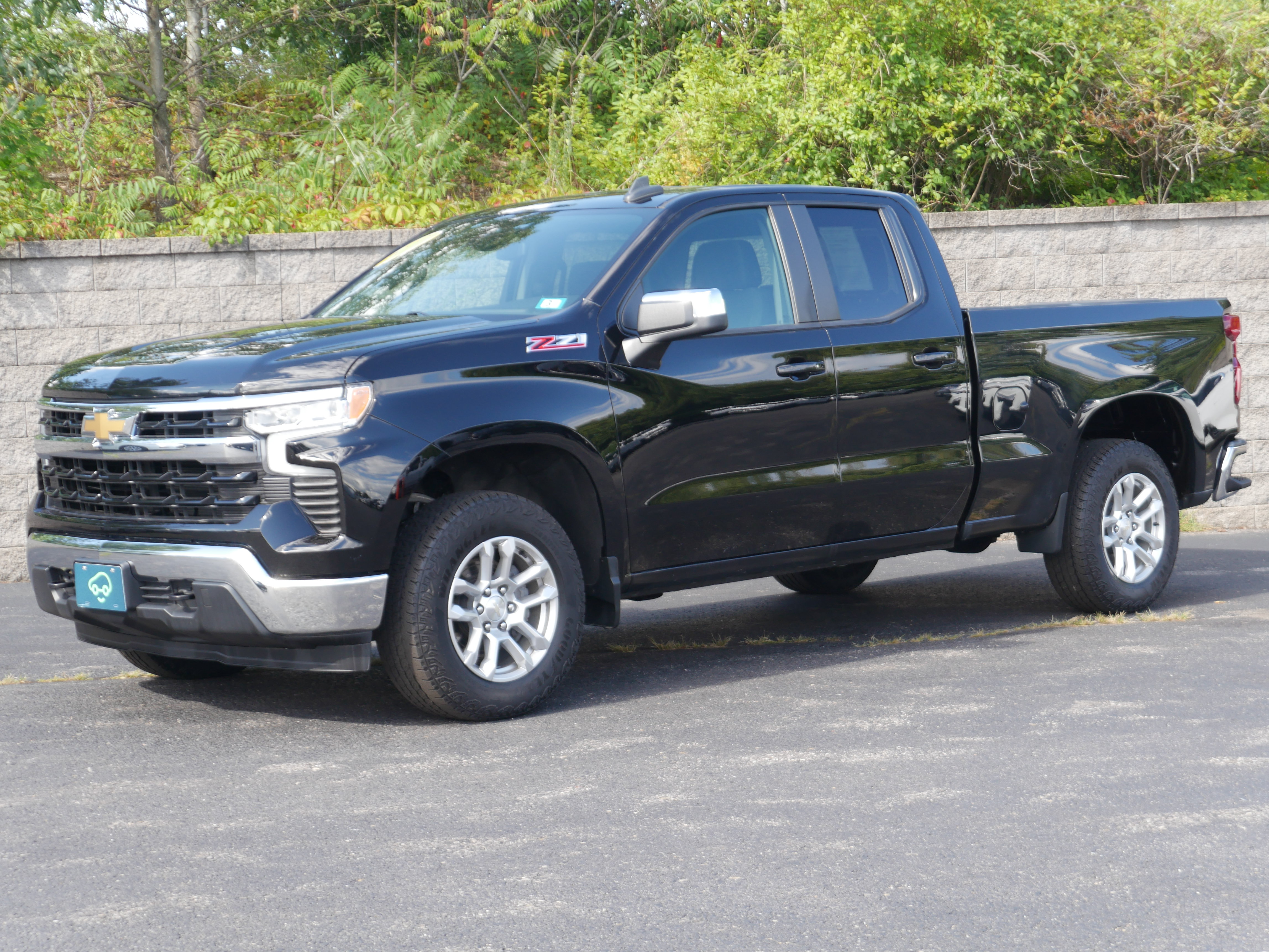 Certified 2023 Chevrolet Silverado 1500 LT w/ Z71 Off-Road Package AWD/4WD image 1