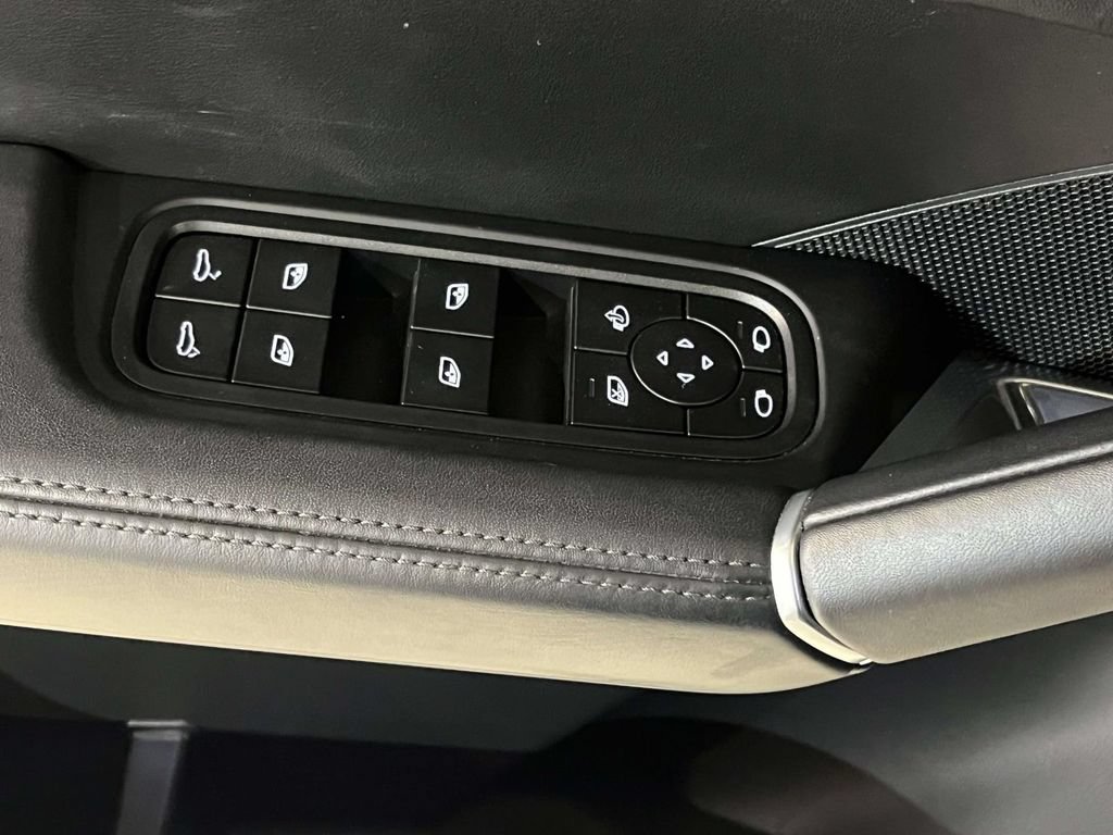 Certified 2023 Porsche Cayenne Turbo AWD/4WD image 37