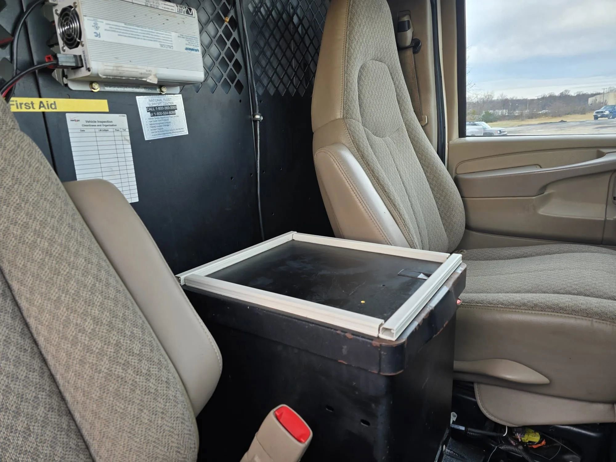 Used 2009 Chevrolet Express 2500 image 22