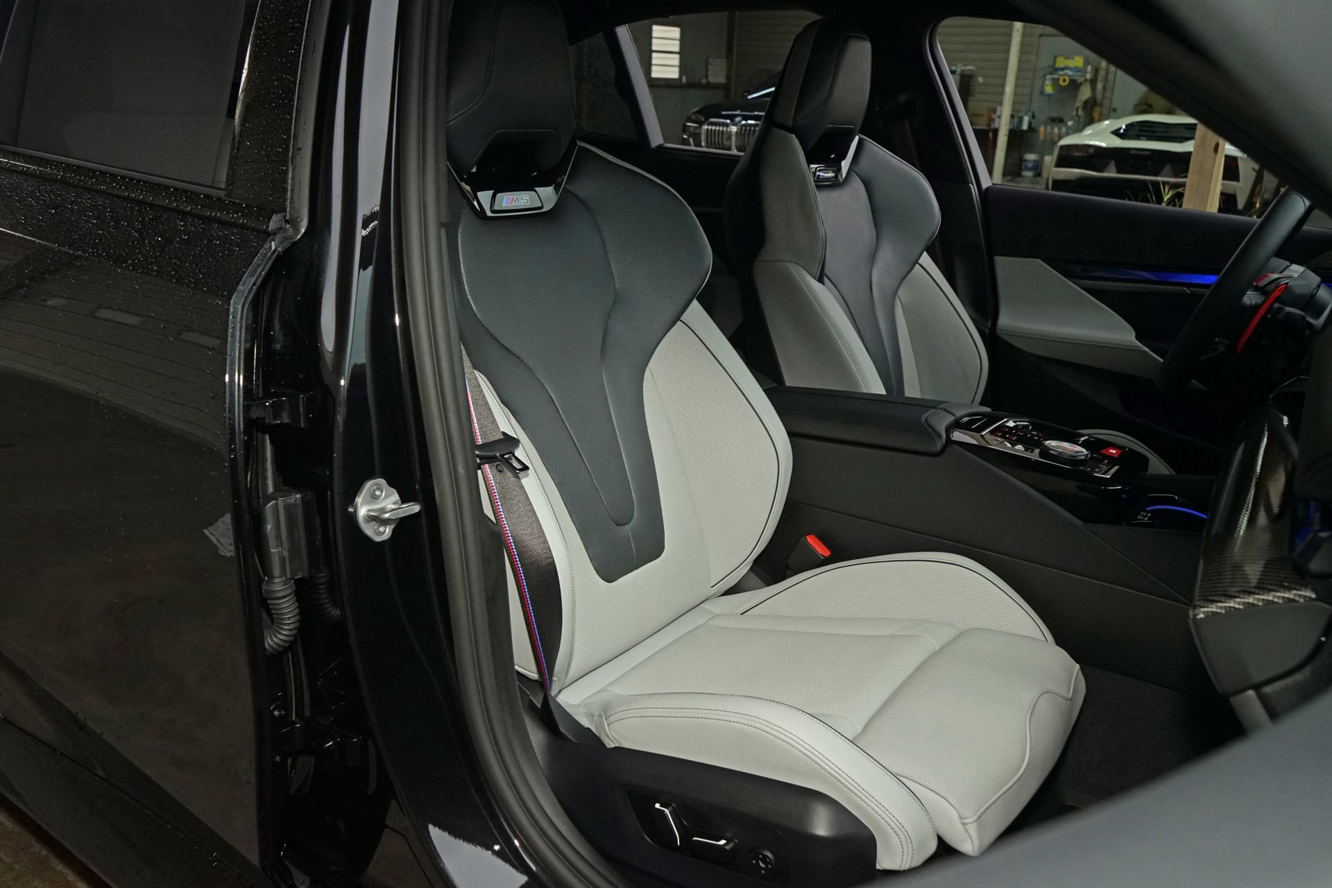 Used 2026 BMW M5 w/ Carbon Package image 13