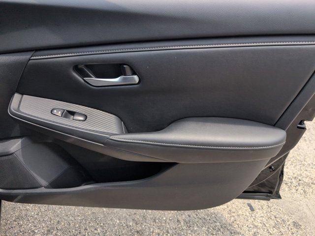 Used 2025 Nissan Sentra SV FWD image 32