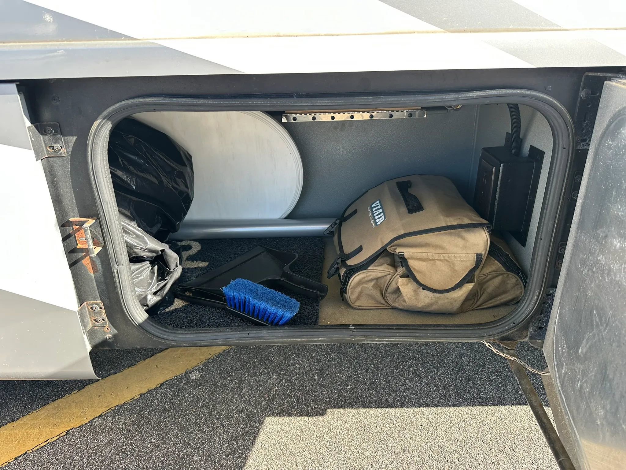 Used 2017 Mercedes-Benz Sprinter 3500 image 15