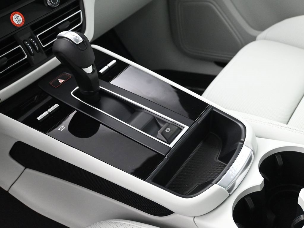New 2025 Porsche Macan Turbo image 22