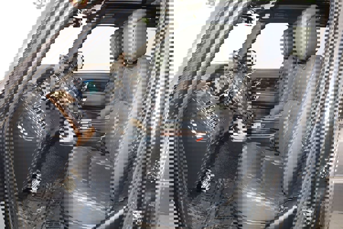 Used 2021 Land Rover Range Rover P525 Westminster Edition image 13