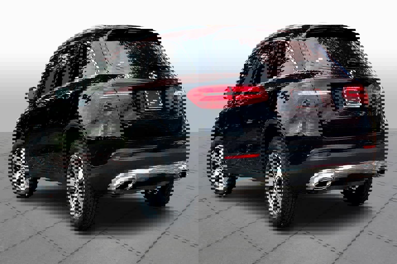 Used 2017 Mercedes-Benz GLC 300 4MATIC image 11