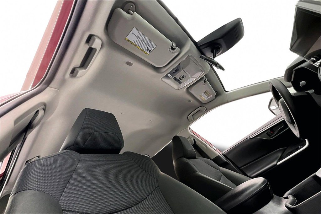 Used 2024 Toyota RAV4 LE image 22