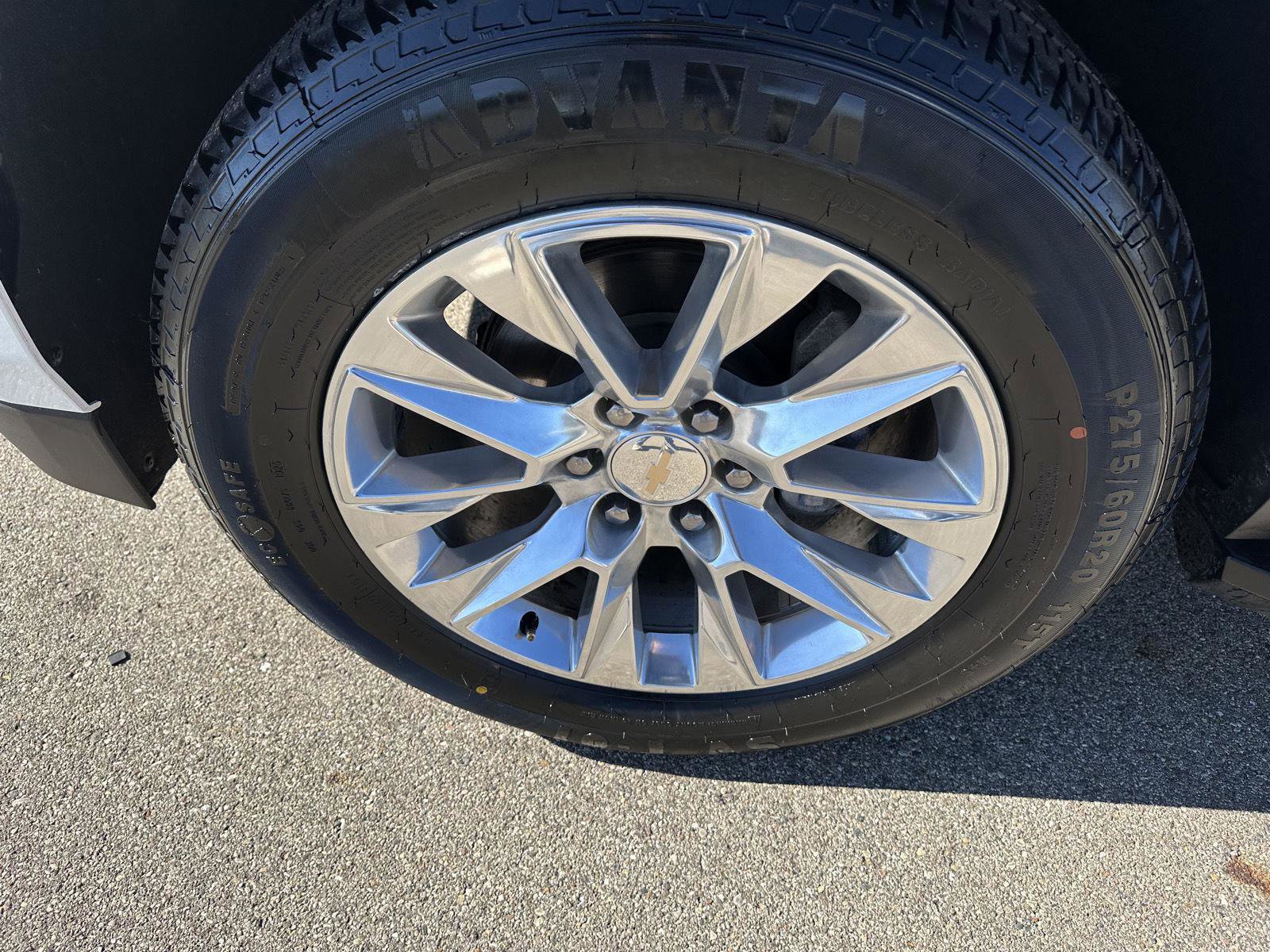 Used 2023 Chevrolet Suburban Premier image 14