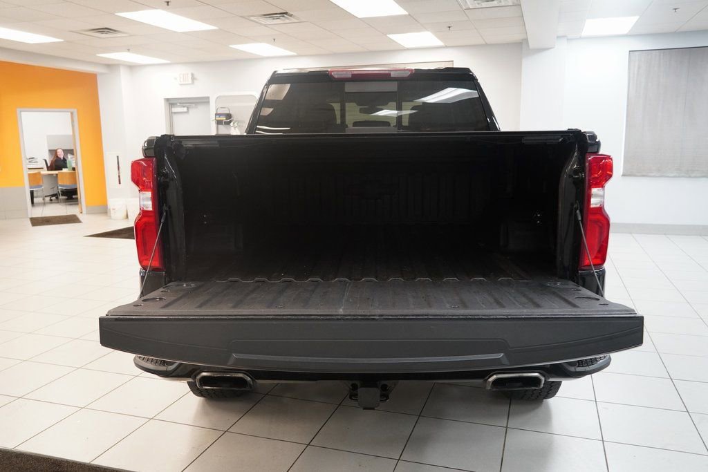 Used 2022 Chevrolet Silverado 1500 LT Trail Boss w/ Convenience Package II image 9