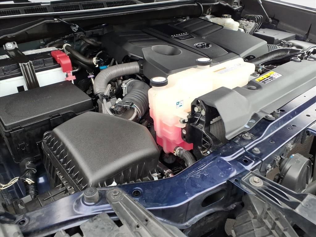 Used 2022 Toyota Tundra Platinum image 32