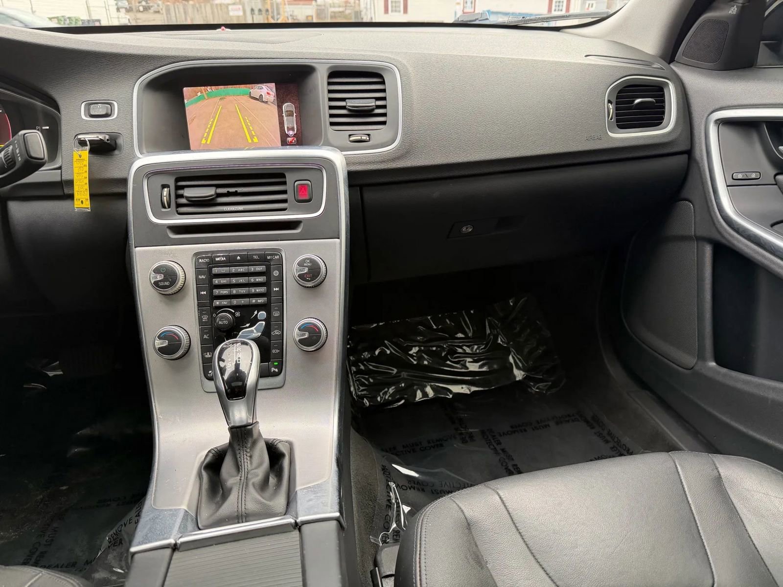 Used 2017 Volvo S60 T5 Inscription image 32