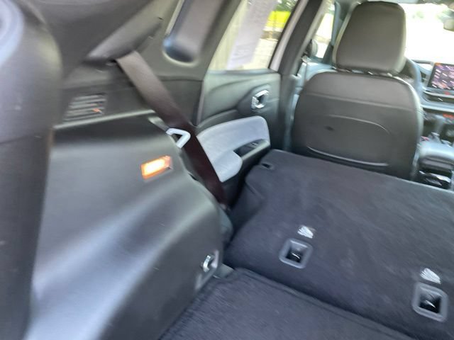 Used 2024 Jeep Compass Latitude w/ Convenience Group AWD/4WD image 62