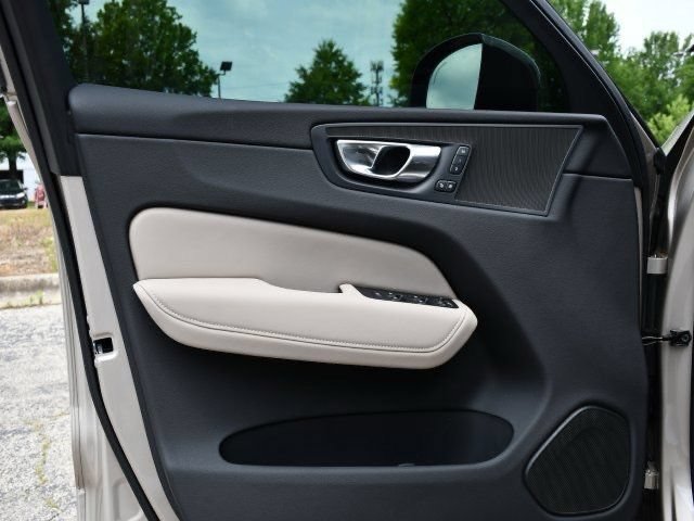 New 2026 Volvo XC60 T8 Ultra w/ Protection Package Premier AWD/4WD image 10