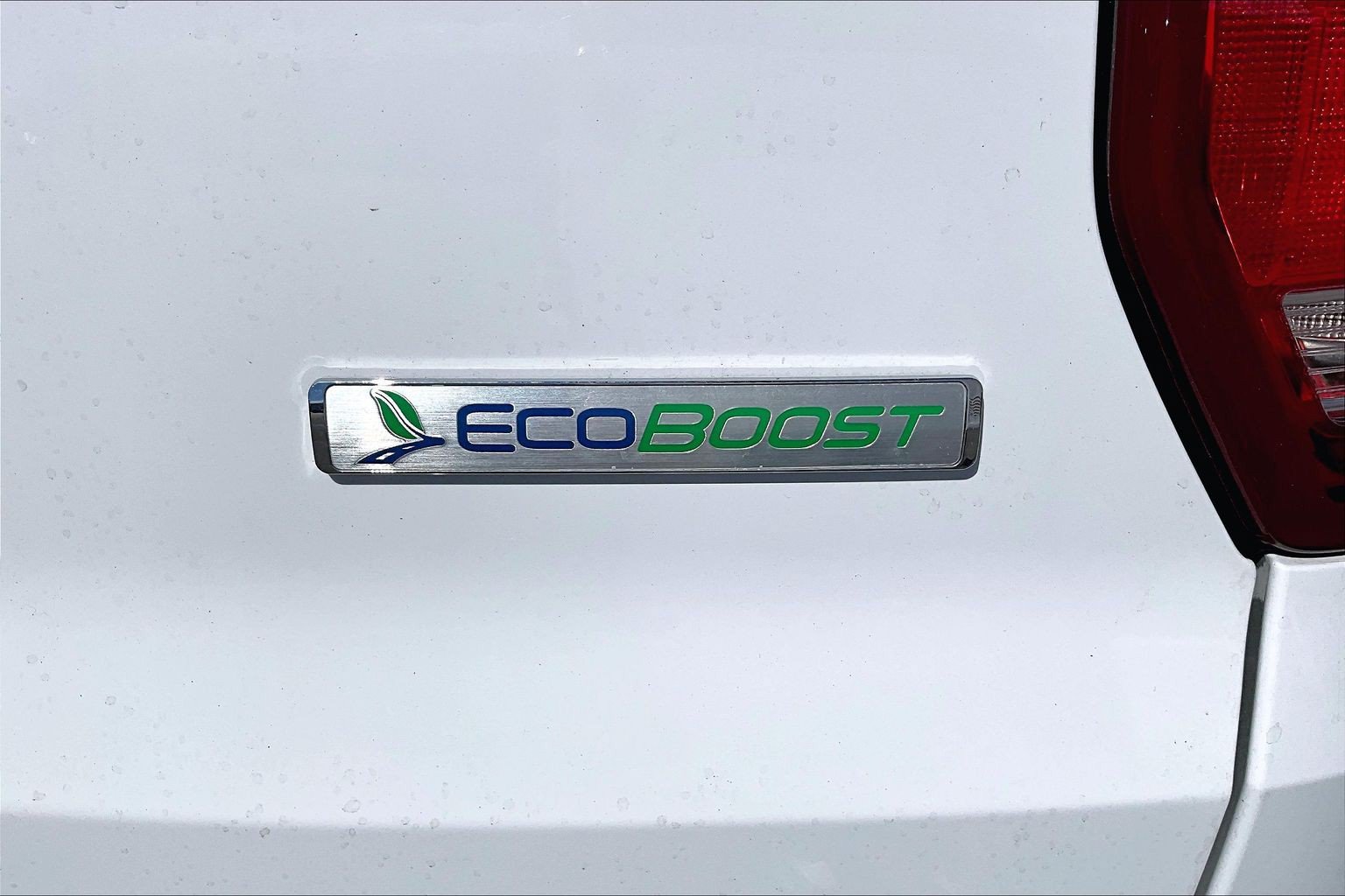 Used 2018 Ford Explorer XLT w/ Equipment Group 201A FWD image 32