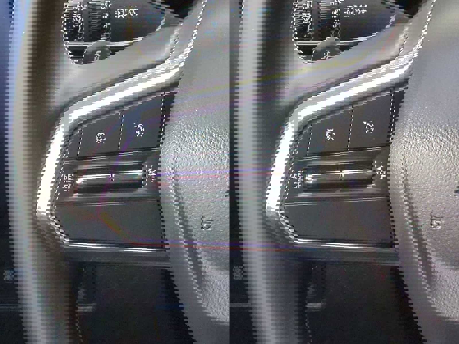 Used 2025 Chevrolet Equinox EV LT w/ Convenience Package image 15