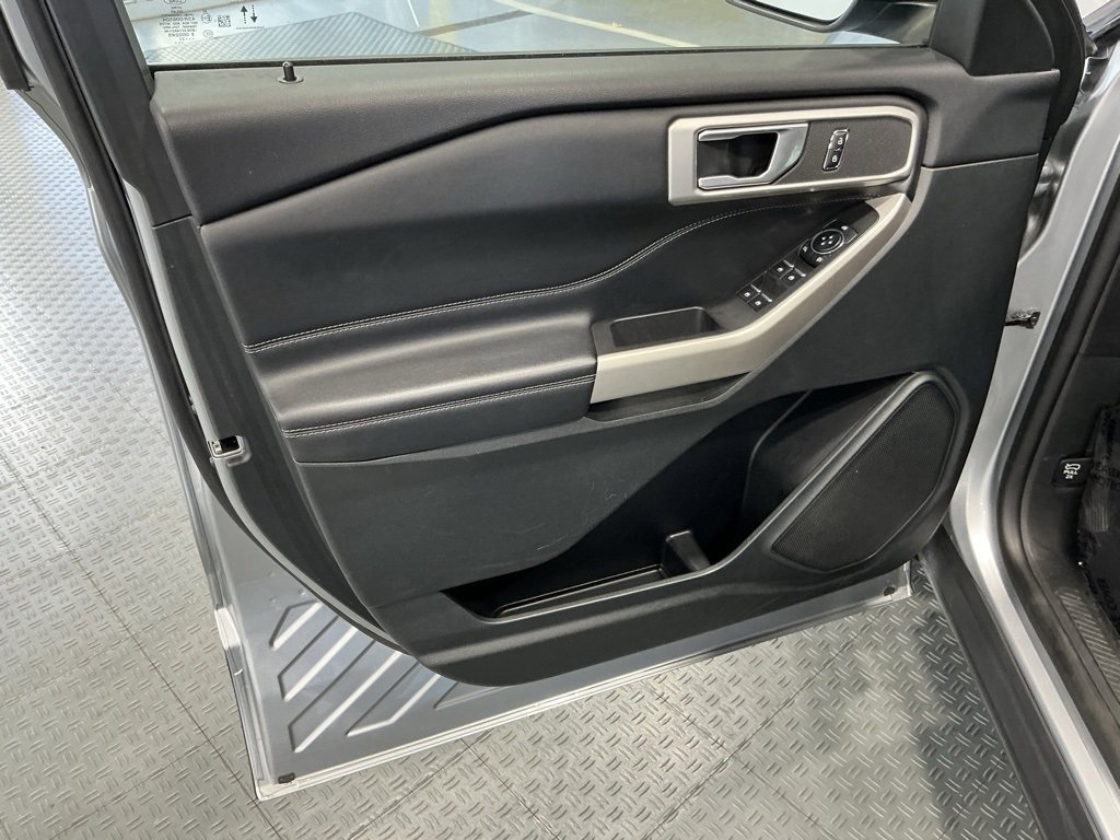 Used 2023 Ford Explorer XLT w/ Equipment Group 202A image 35