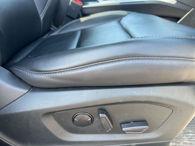 Used 2023 Ford Explorer XLT w/ Equipment Group 202A image 12