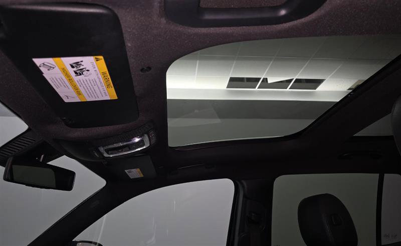 Used 2020 Mercedes-Benz GLB 250 4MATIC w/ Premium Package image 5