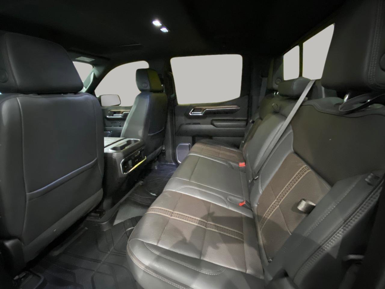 Used 2023 Chevrolet Silverado 1500 High Country w/ High Country Premium Package image 13