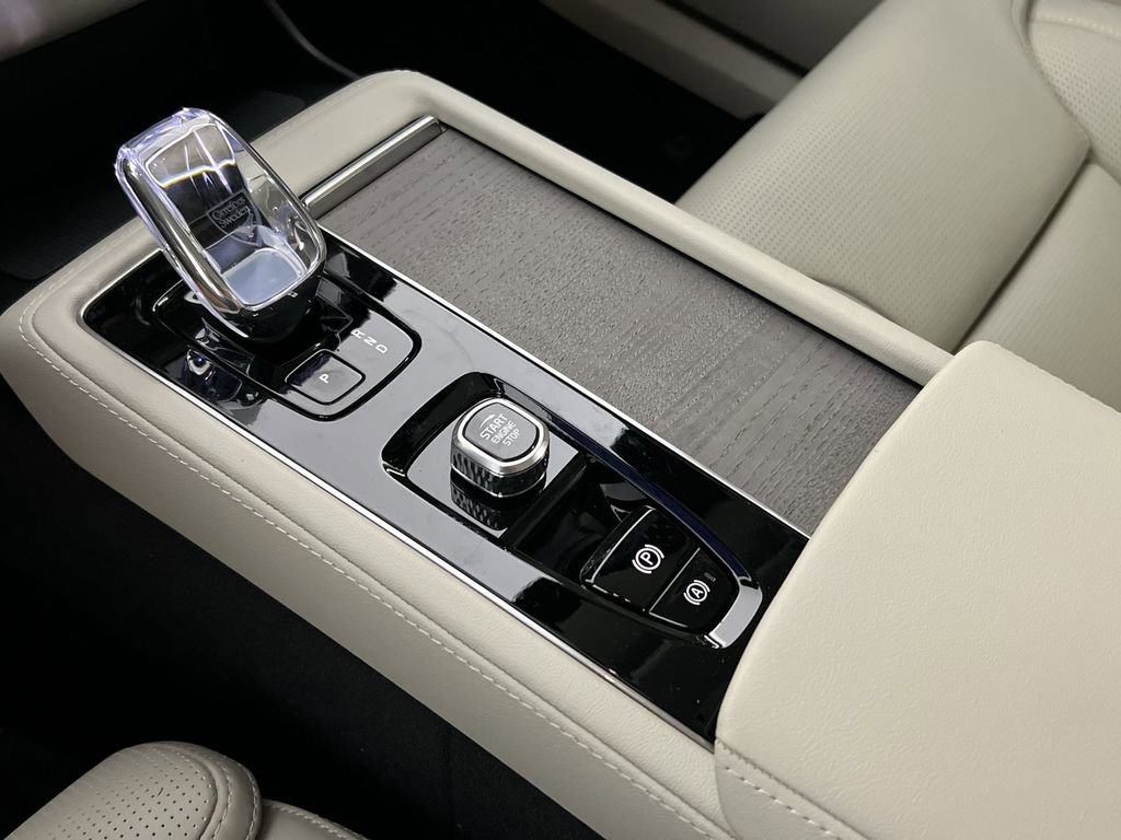 New 2026 Volvo XC90 B6 Ultra w/ Lounge Package image 19