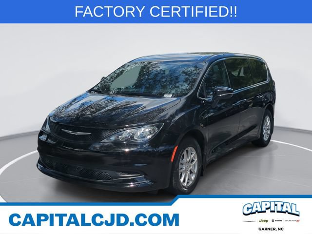 Used 2025 Chrysler Voyager LX FWD image 1