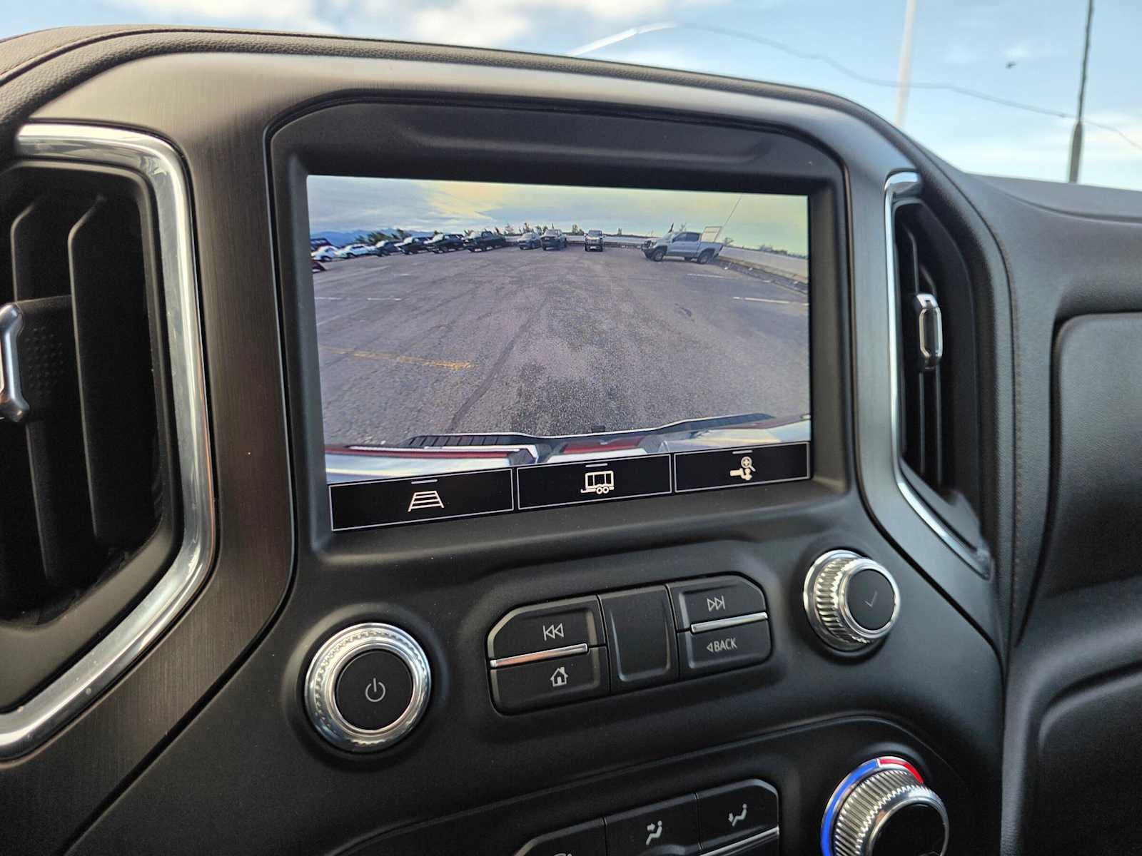Used 2023 GMC Sierra 2500 AT4 w/ Snow Plow Prep/Camper Package AWD/4WD image 28