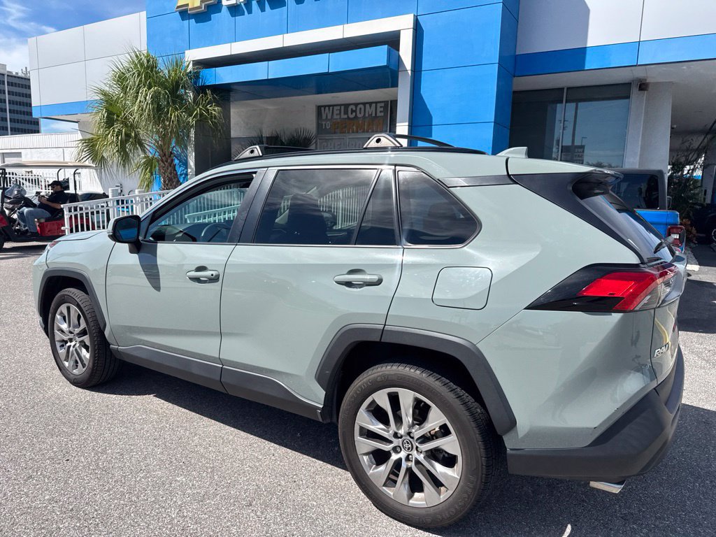 Used 2021 Toyota RAV4 XLE Premium AWD/4WD image 7