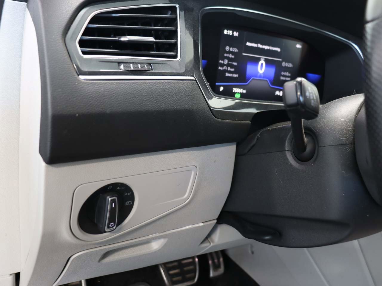 Used 2023 Volkswagen Tiguan SE R-Line image 12