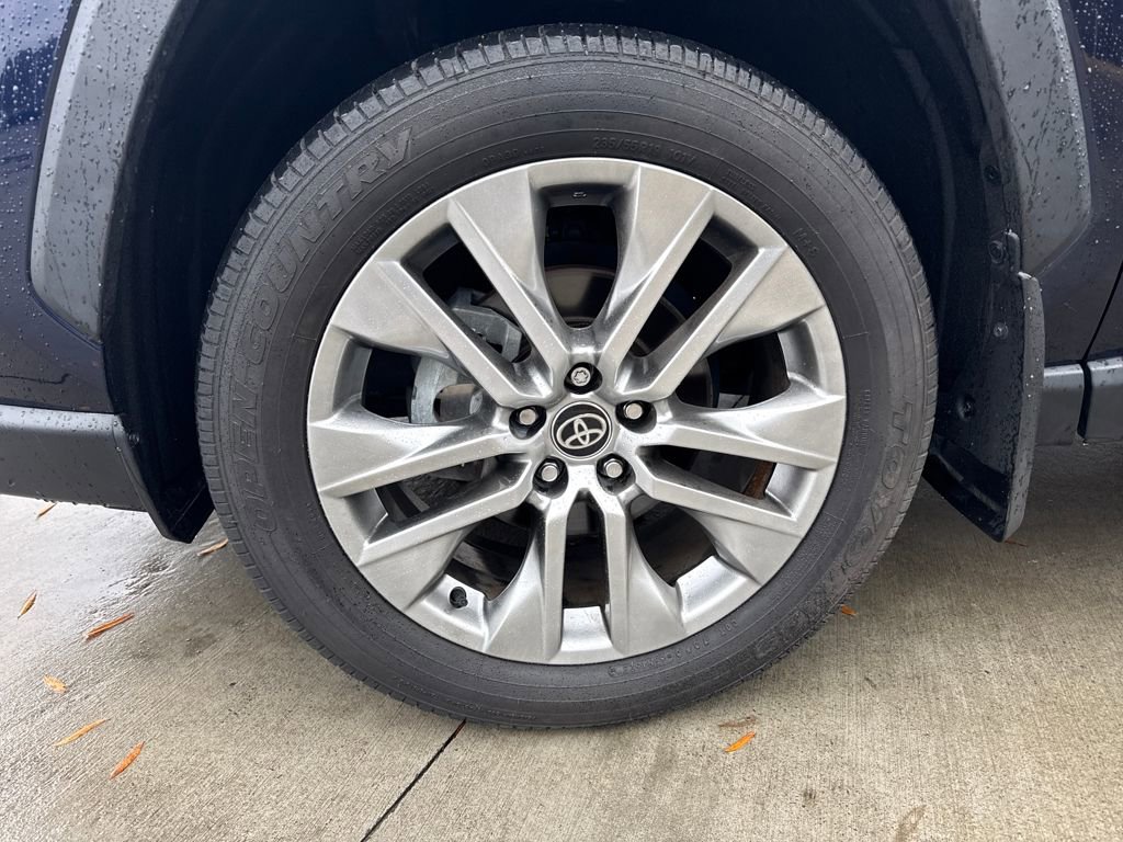 Used 2024 Toyota RAV4 Limited image 11