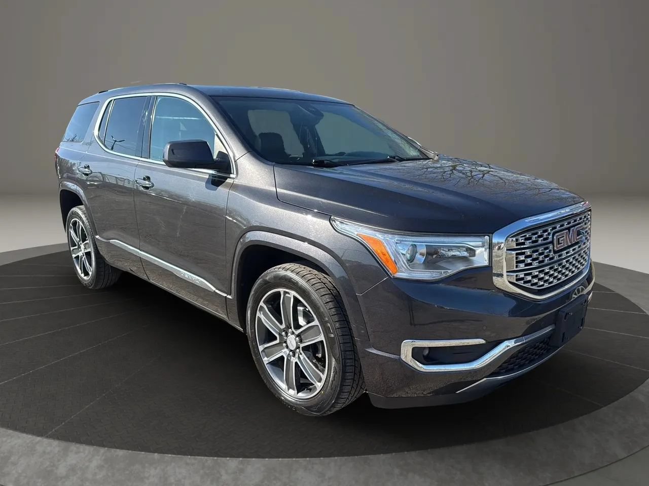 Used 2017 GMC Acadia Denali AWD/4WD image 3