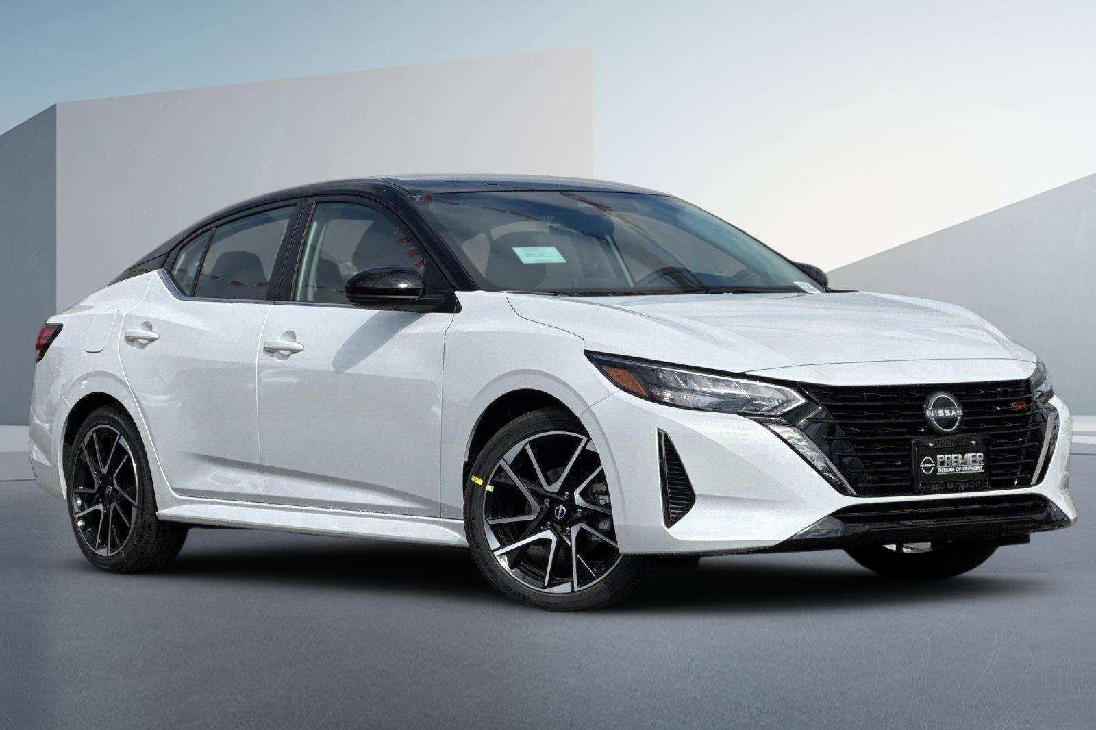 New 2025 Nissan Sentra SR w/ Trunk Package image 2