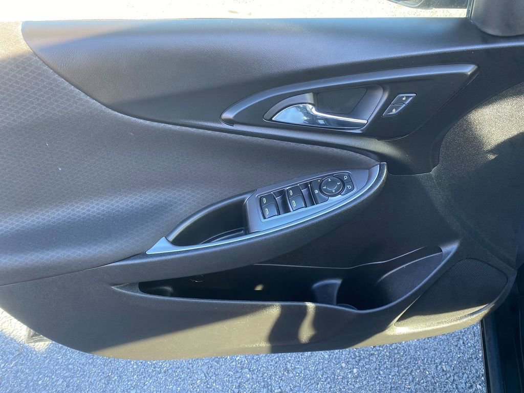 Used 2018 Chevrolet Malibu LS image 11