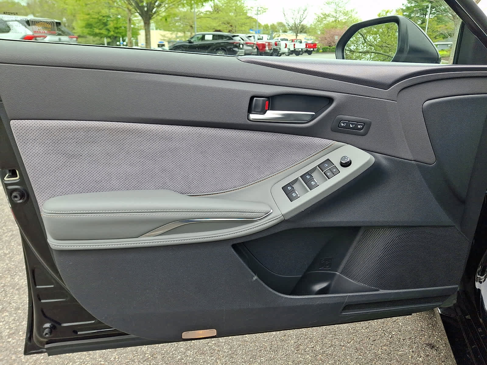 Certified 2019 Toyota Avalon Touring w/ All Weather Liner Package FWD image 13