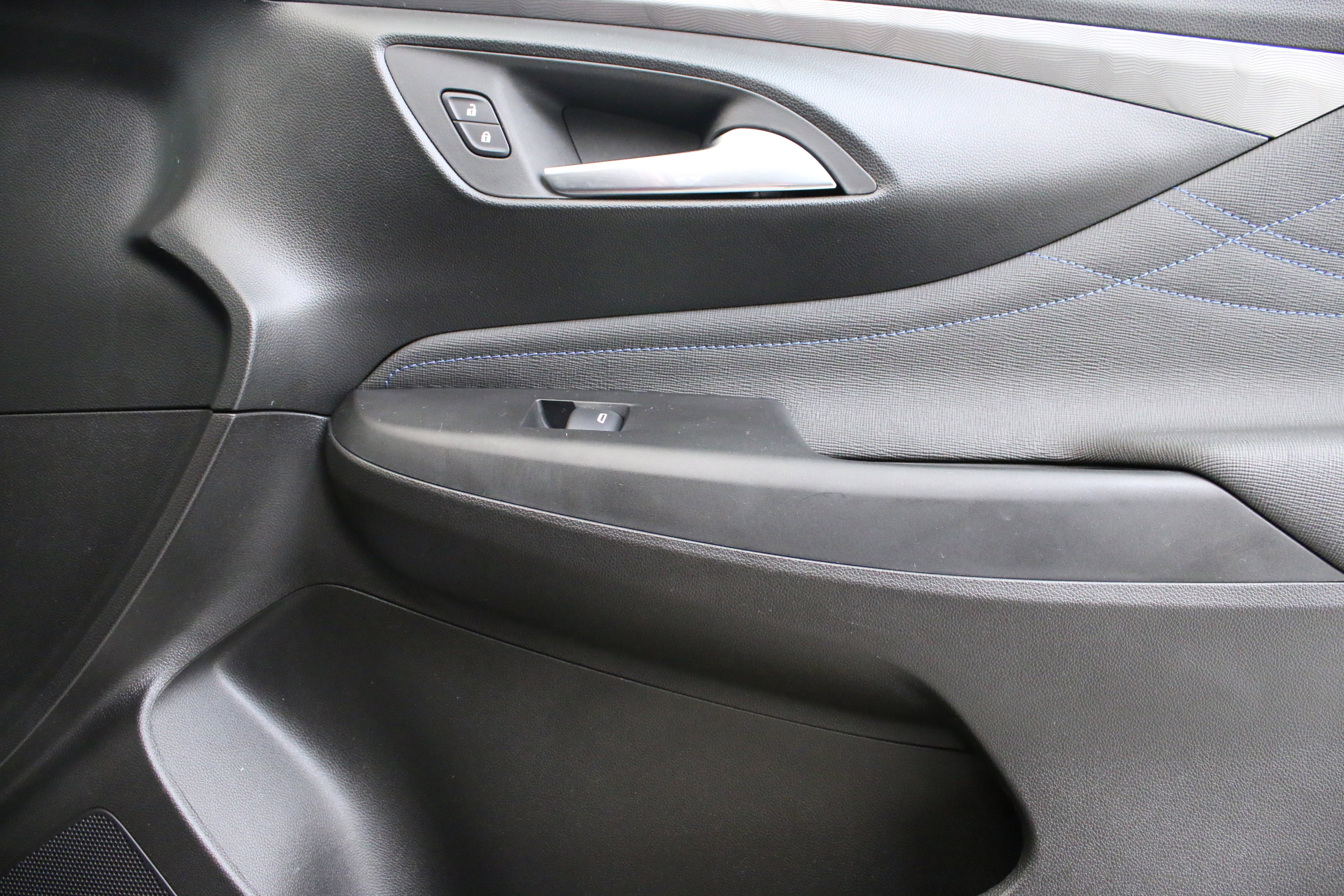 Used 2024 Buick Envista Sport Touring w/ Convenience I Package image 31