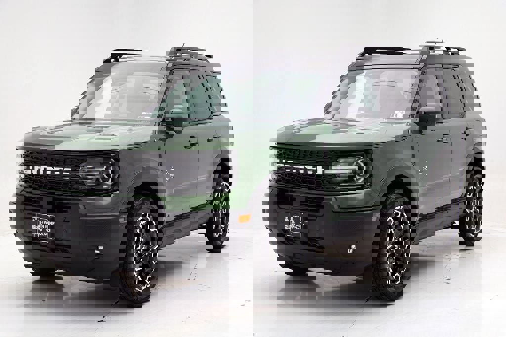 Used 2025 Ford Bronco Sport Outer Banks w/ Outer Banks Tech Package+ image 2